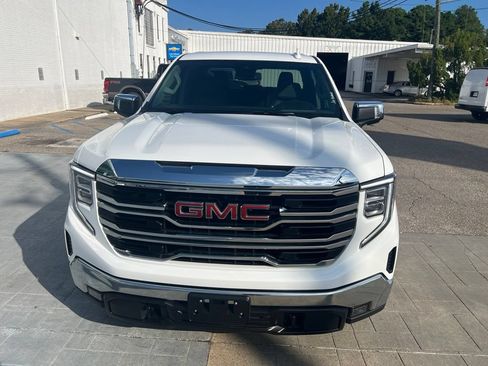 Used 2025 GMC Sierra 1500 SLT RWD image 3