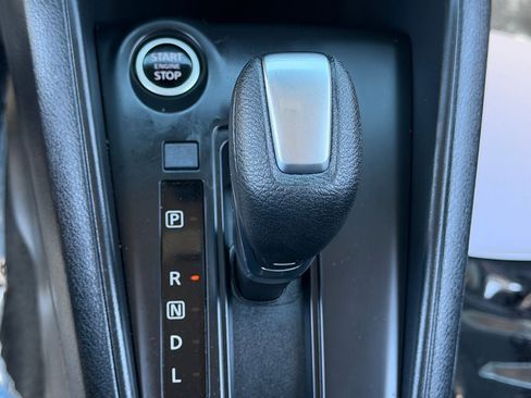 Certified 2025 Nissan Kicks Play S image 27