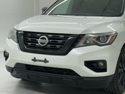 Used 2018 Nissan Pathfinder SL w/ Midnight Edition Package image 9
