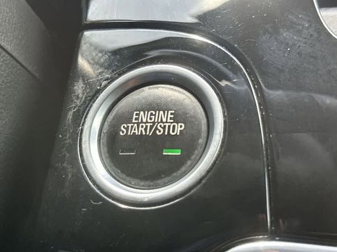 Used 2020 Buick Encore Preferred FWD image 17