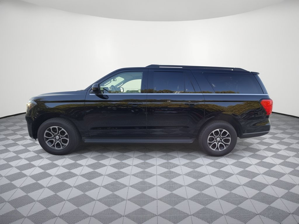 Used 2024 Ford Expedition Max XLT AWD/4WD image 2