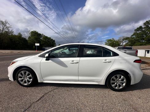 Used 2022 Toyota Corolla LE image 7