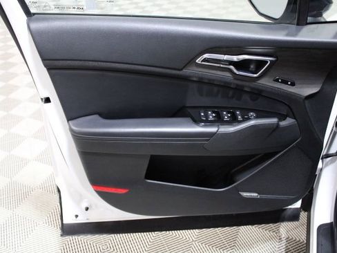 Used 2023 Kia Sportage X-Pro image 16