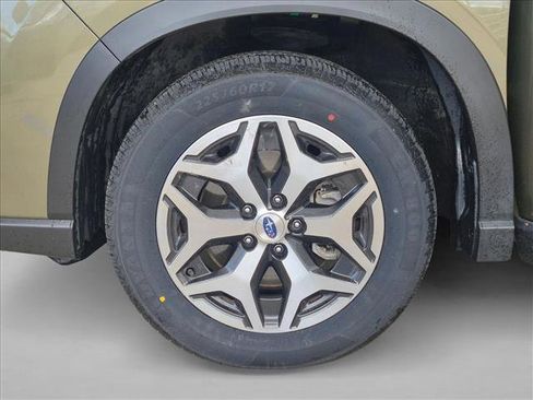 Used 2024 Subaru Forester Premium AWD/4WD image 24
