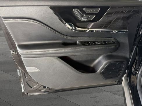 Used 2022 Lincoln Corsair FWD w/ Premium Package image 8