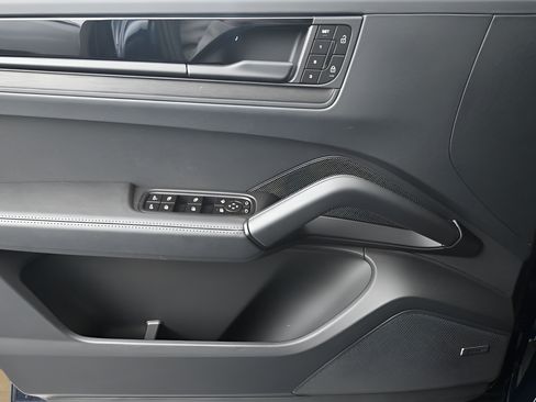 Certified 2026 Porsche Cayenne GTS AWD/4WD image 12