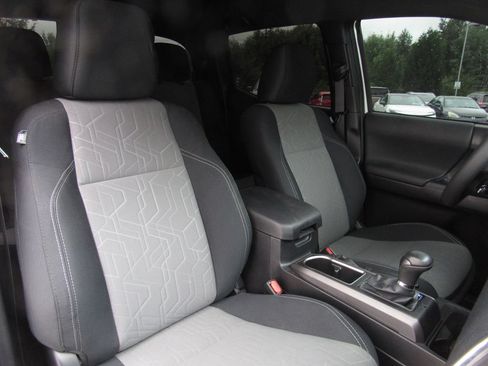Certified 2023 Toyota Tacoma TRD Sport AWD/4WD image 23