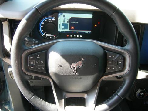 Used 2023 Ford Bronco Wildtrak AWD/4WD image 11