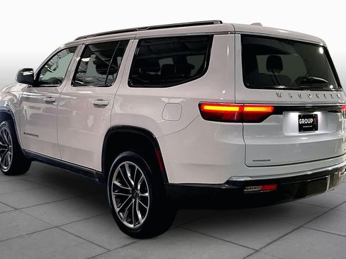 Used 2022 Jeep Wagoneer Series III w/ Premium Group I AWD/4WD image 11