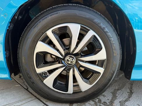 Used 2018 Toyota Prius Prime Advanced image 39