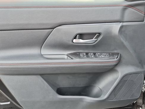 New 2026 Nissan Kicks SR w/ Cold Weather Package AWD/4WD image 8