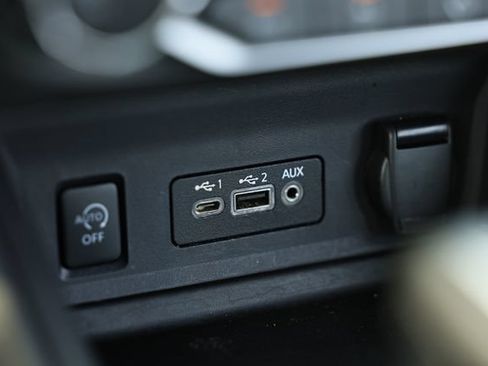 Used 2025 Nissan Sentra SV FWD image 36
