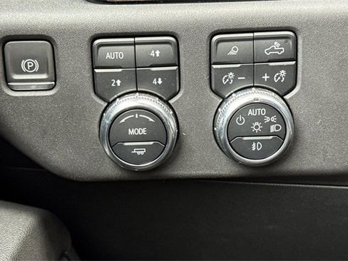 Used 2023 GMC Sierra 1500 SLT w/ SLT Premium Plus Package image 43