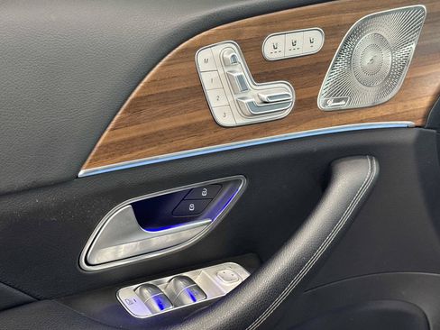 Certified 2025 Mercedes-Benz GLE 450 4MATIC image 11