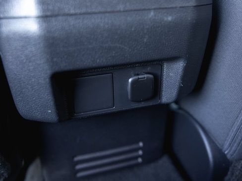 Certified 2024 Toyota Tacoma SR AWD/4WD image 31