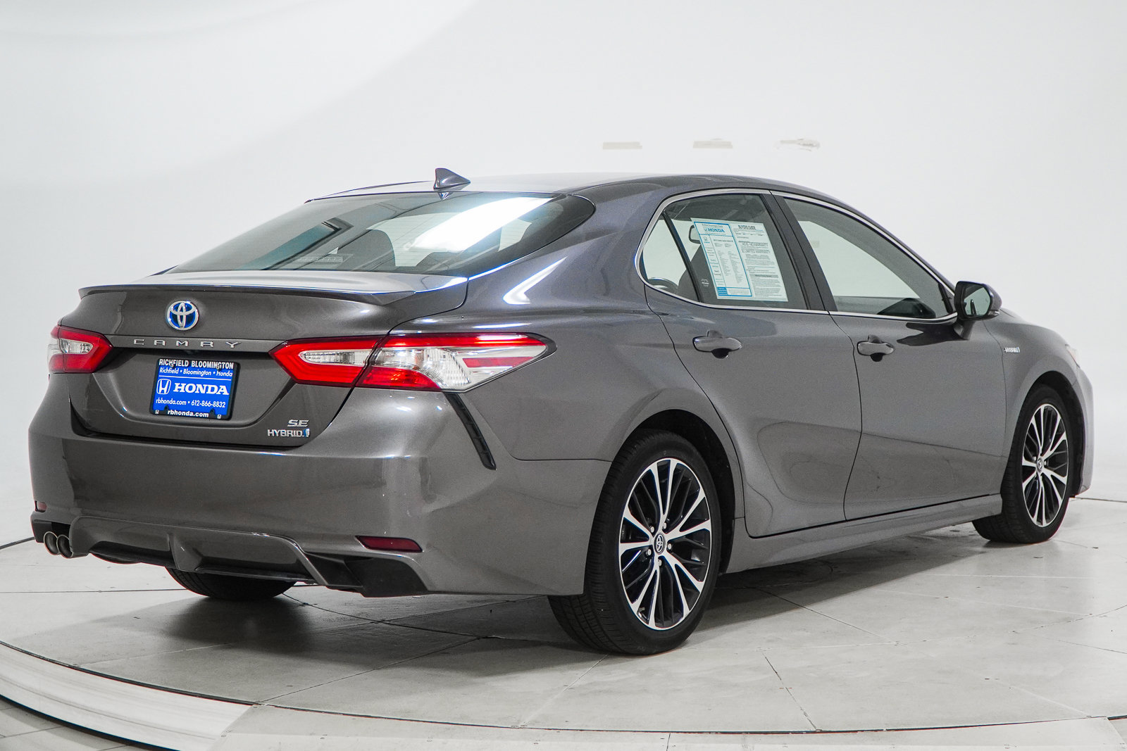 Used 2019 Toyota Camry SE w/ Audio Package FWD image 11