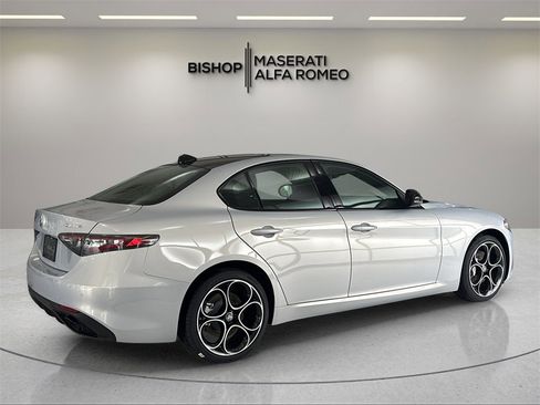 New 2025 Alfa Romeo Giulia Base w/ Driving Assist Package image 3