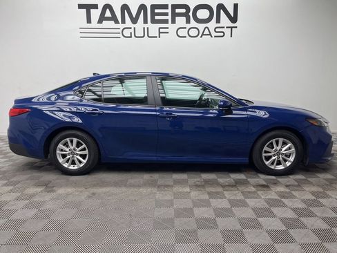 Used 2025 Toyota Camry LE FWD image 4