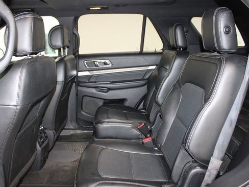 Used 2017 Ford Explorer Limited image 24