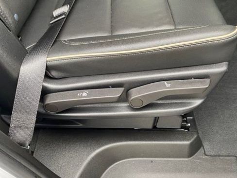 Used 2022 Chevrolet Tahoe Premier w/ Premium Package image 24