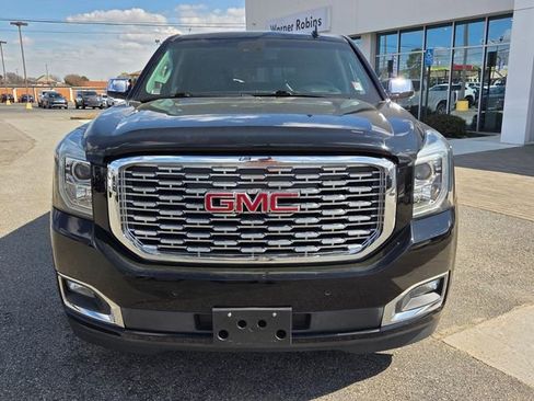 Used 2019 GMC Yukon Denali w/ Denali Ultimate Package image 2