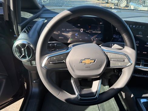 New 2026 Chevrolet Equinox EV LT image 6