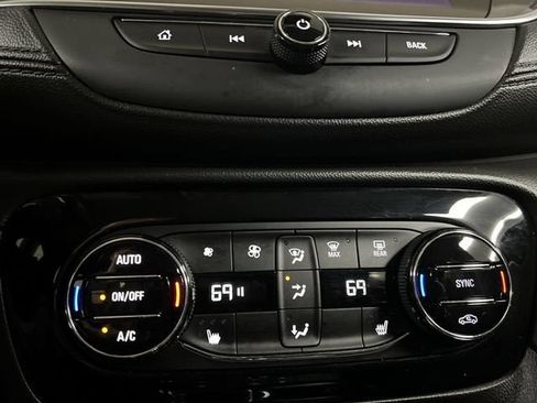Certified 2021 Buick Encore GX Select FWD image 17