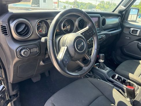 Used 2022 Jeep Wrangler Unlimited Sport AWD/4WD image 4