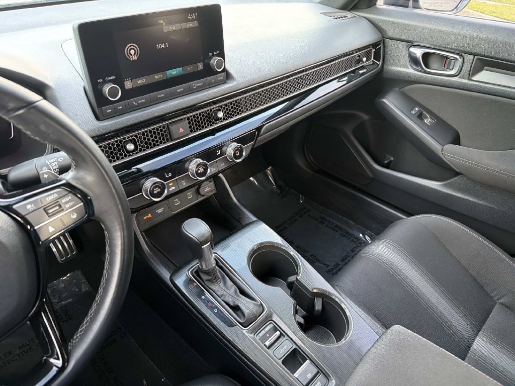 Used 2025 Honda Civic Sport image 28