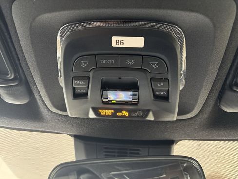 Certified 2025 Toyota Corolla SE image 16