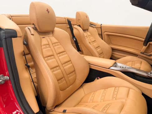 Used 2014 Ferrari California RWD image 24