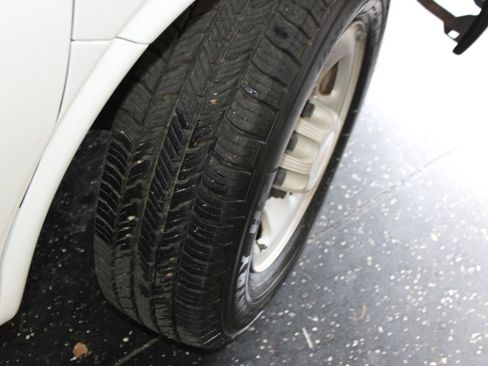 Used 2005 Chevrolet Express 2500 image 30