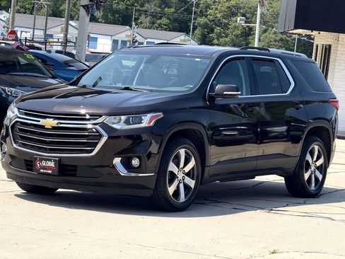 Used 2018 Chevrolet Traverse LT image 3