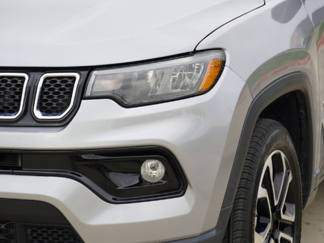 Certified 2024 Jeep Compass Limited AWD/4WD image 7