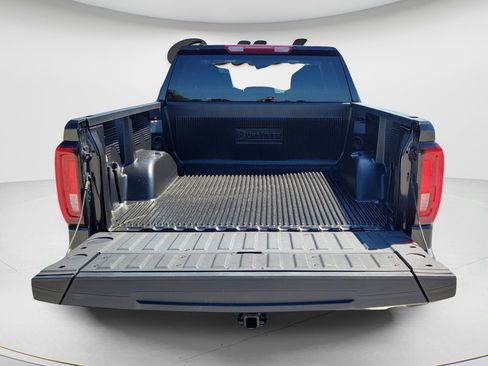 Used 2026 GMC Sierra 1500 SLT AWD/4WD image 17