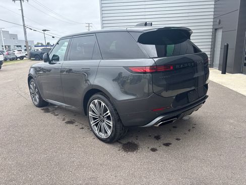 Used 2024 Land Rover Range Rover Sport Dynamic SE AWD/4WD image 3