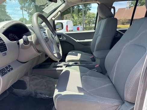 Used 2016 Nissan Frontier SV AWD/4WD image 9