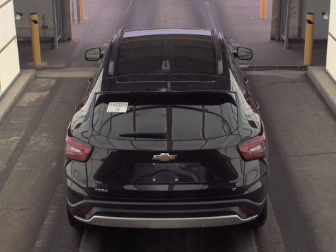 Used 2024 Chevrolet Trax LT w/ LT Convenience Package image 12