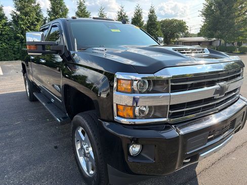 Used 2019 Chevrolet Silverado 2500 High Country w/ Duramax Plus Package AWD/4WD image 7