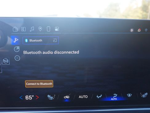 Used 2025 Chevrolet Equinox EV LT w/ Convenience Package image 30