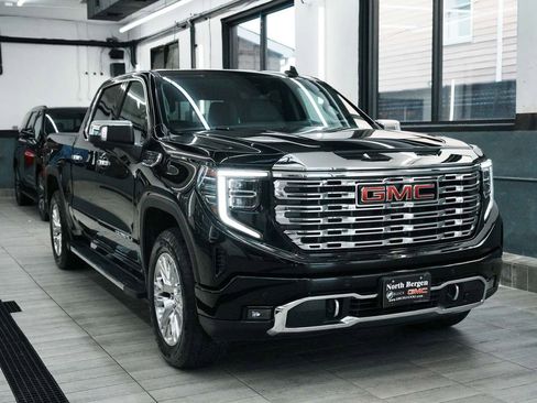 Used 2024 GMC Sierra 1500 Denali w/ Technology Package image 3