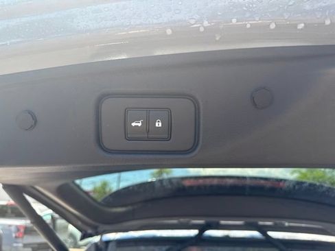 Used 2024 Nissan Pathfinder Platinum AWD/4WD image 23