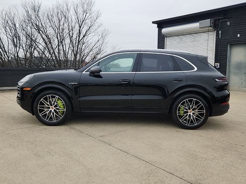 New 2026 Porsche Cayenne S image 2