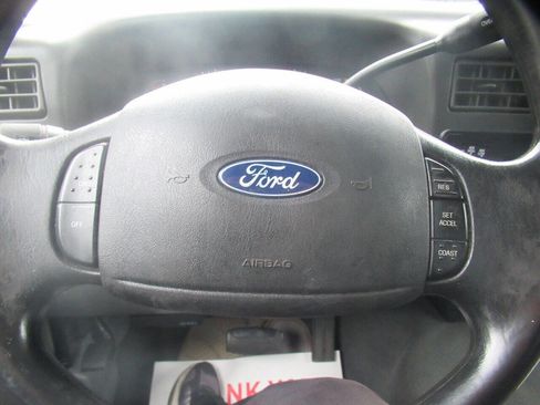 Used 2003 Ford F250 XLT AWD/4WD image 14