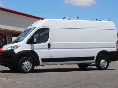 Used 2023 RAM ProMaster 2500 FWD image 6