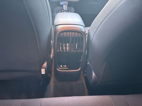 Used 2025 Hyundai Kona SEL image 24