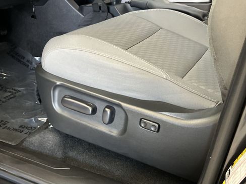 Used 2023 Toyota Tacoma SR5 AWD/4WD image 13