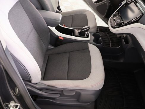 Used 2017 Chevrolet Bolt LT image 13