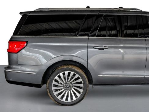 Used 2021 Lincoln Navigator L Reserve w/ Luxury Package AWD/4WD image 6