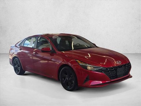 Used 2021 Hyundai Elantra SEL w/ Convenience Package FWD image 3